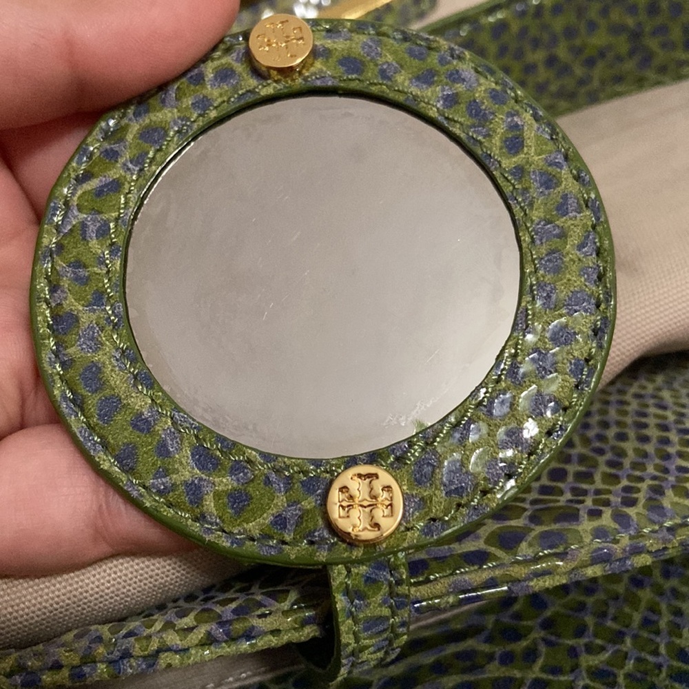 Chic Handbag - image 7